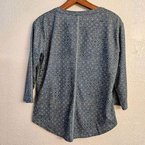 NWOT L.L. BEAN V-neck Flattering Elbow length Top in Spring Green: Comfy Effort - Picture 4 of 5